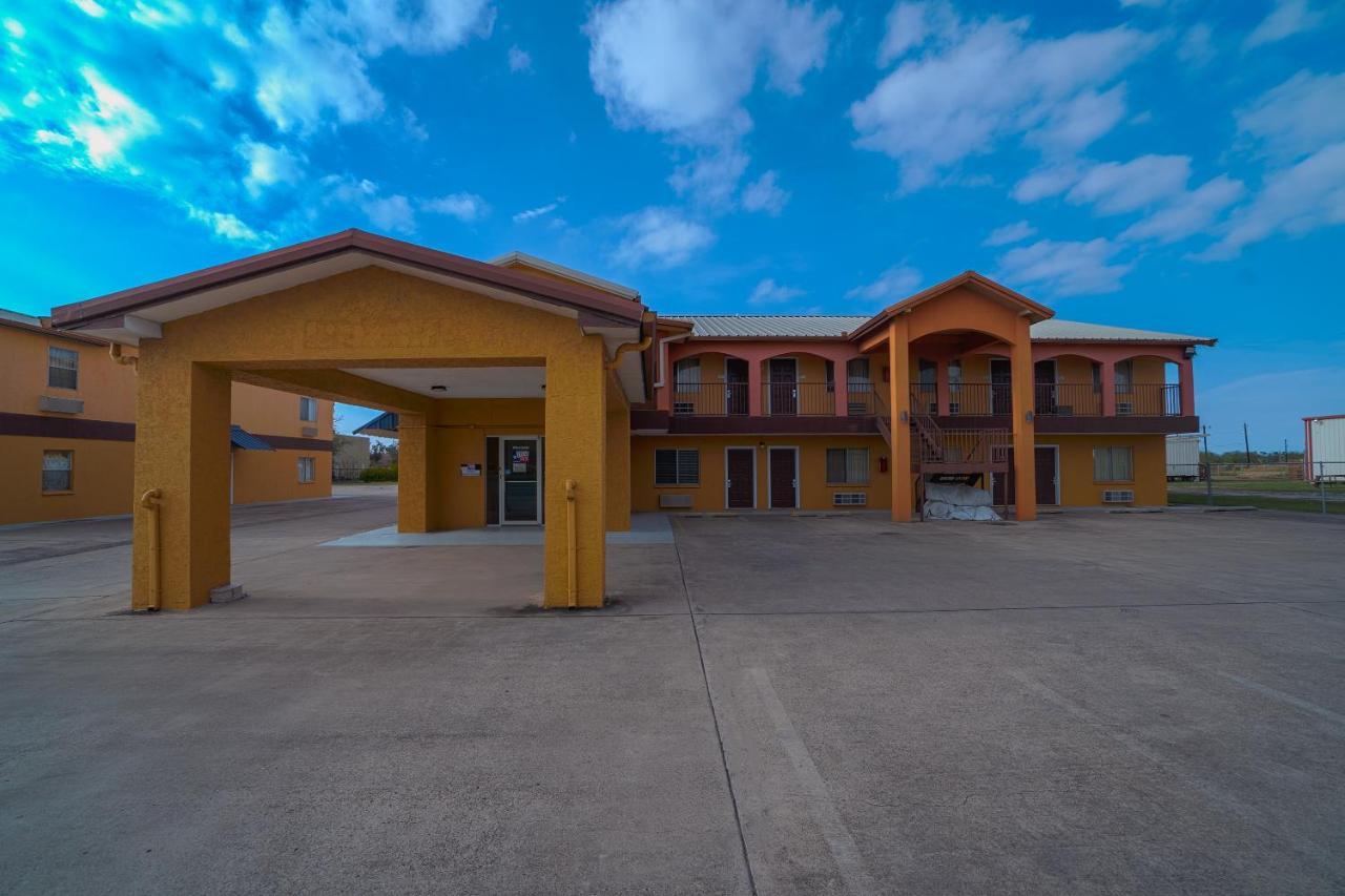 Texas Inn San Benito Near Harlingen Экстерьер фото