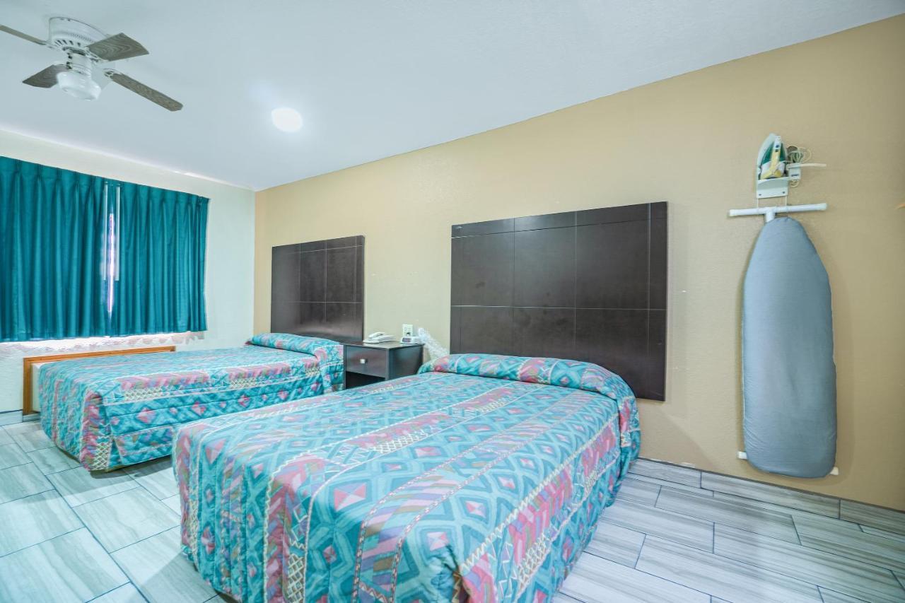 Texas Inn San Benito Near Harlingen Экстерьер фото